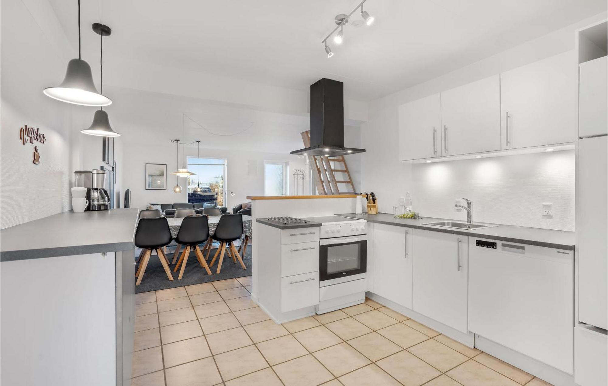 Amazing Home In Hvide Sande With Wifi Bjerregård エクステリア 写真