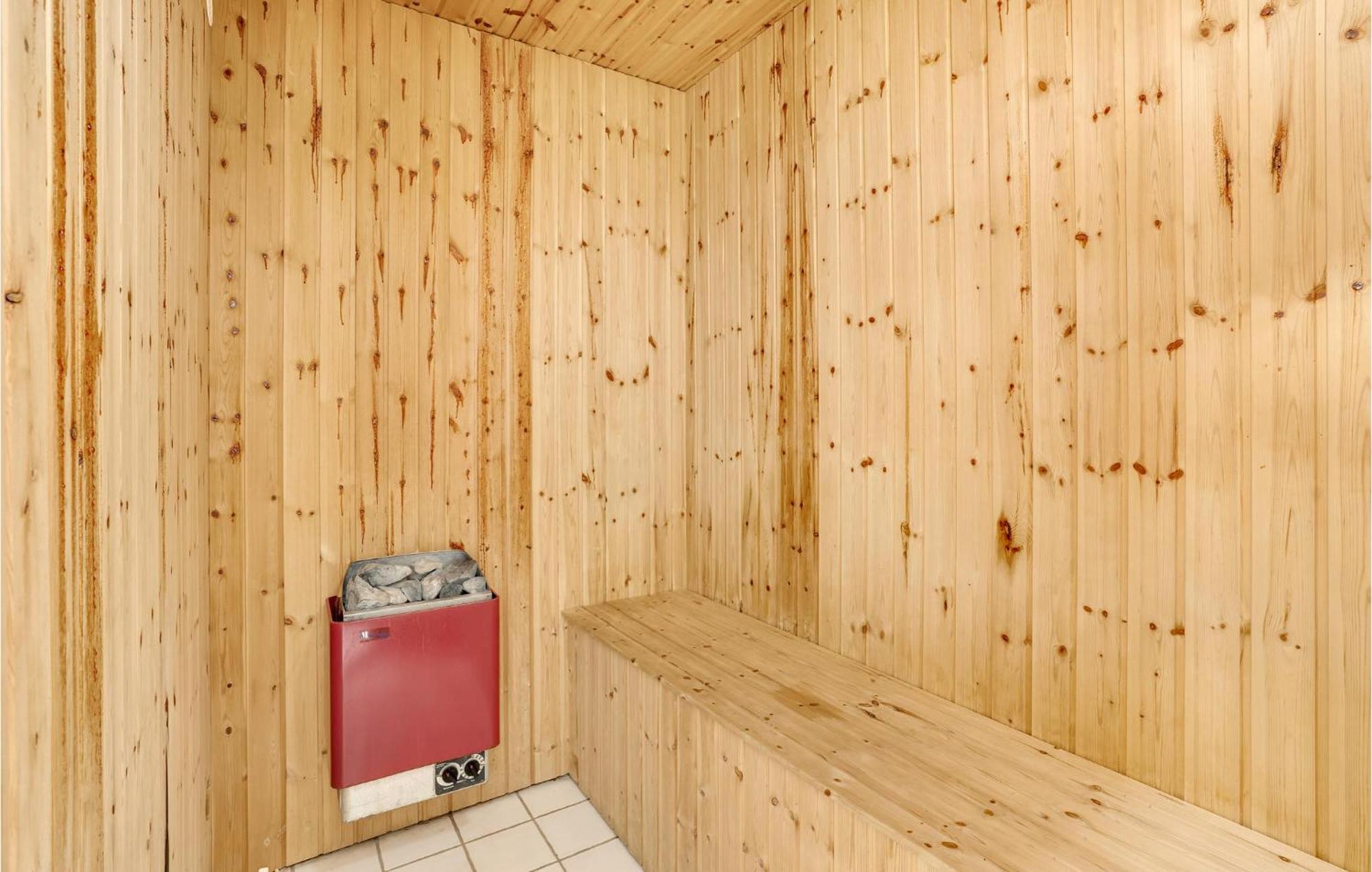 Amazing Home In Hvide Sande With Wifi Bjerregård エクステリア 写真