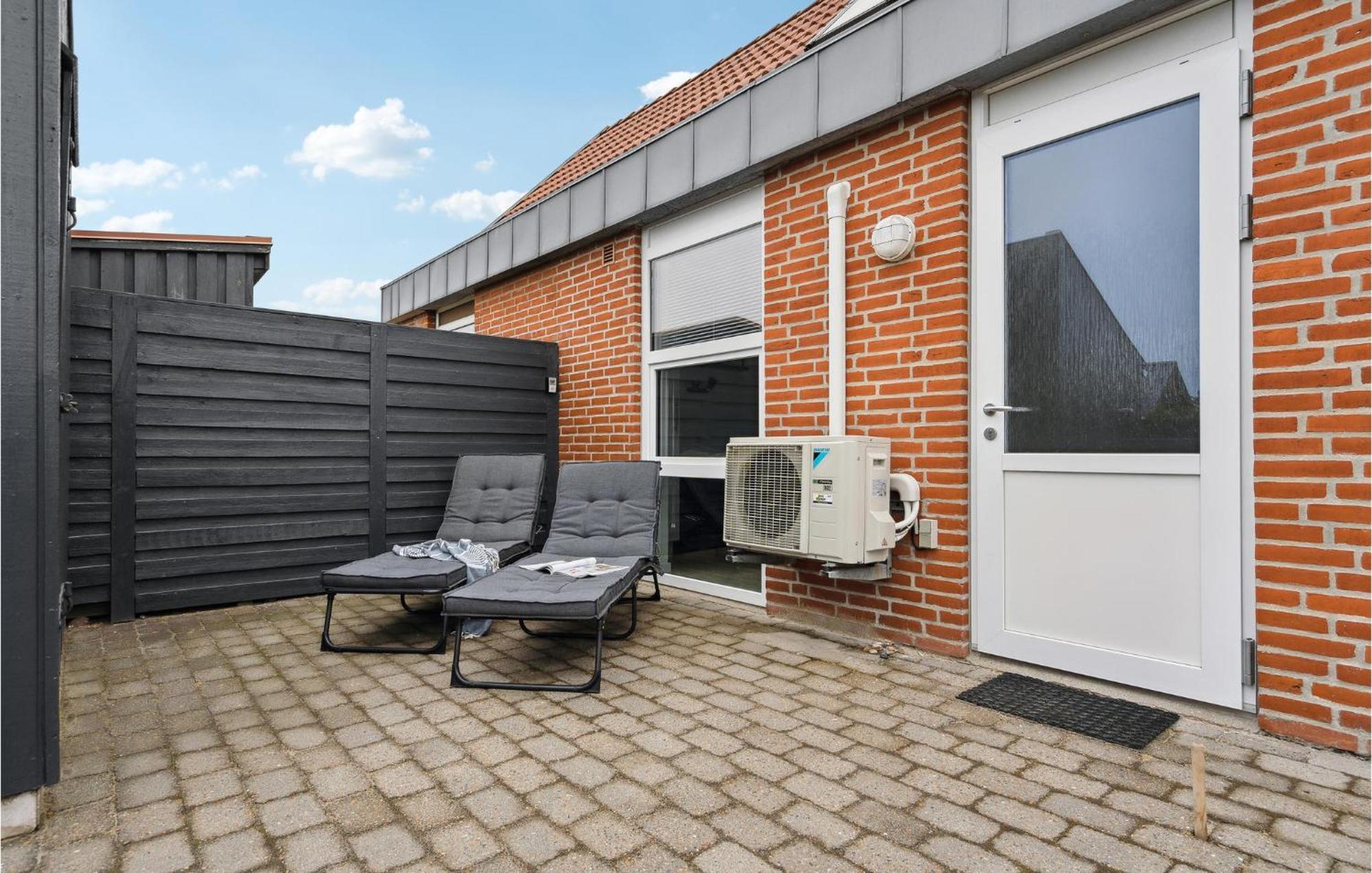Amazing Home In Hvide Sande With Wifi Bjerregård エクステリア 写真