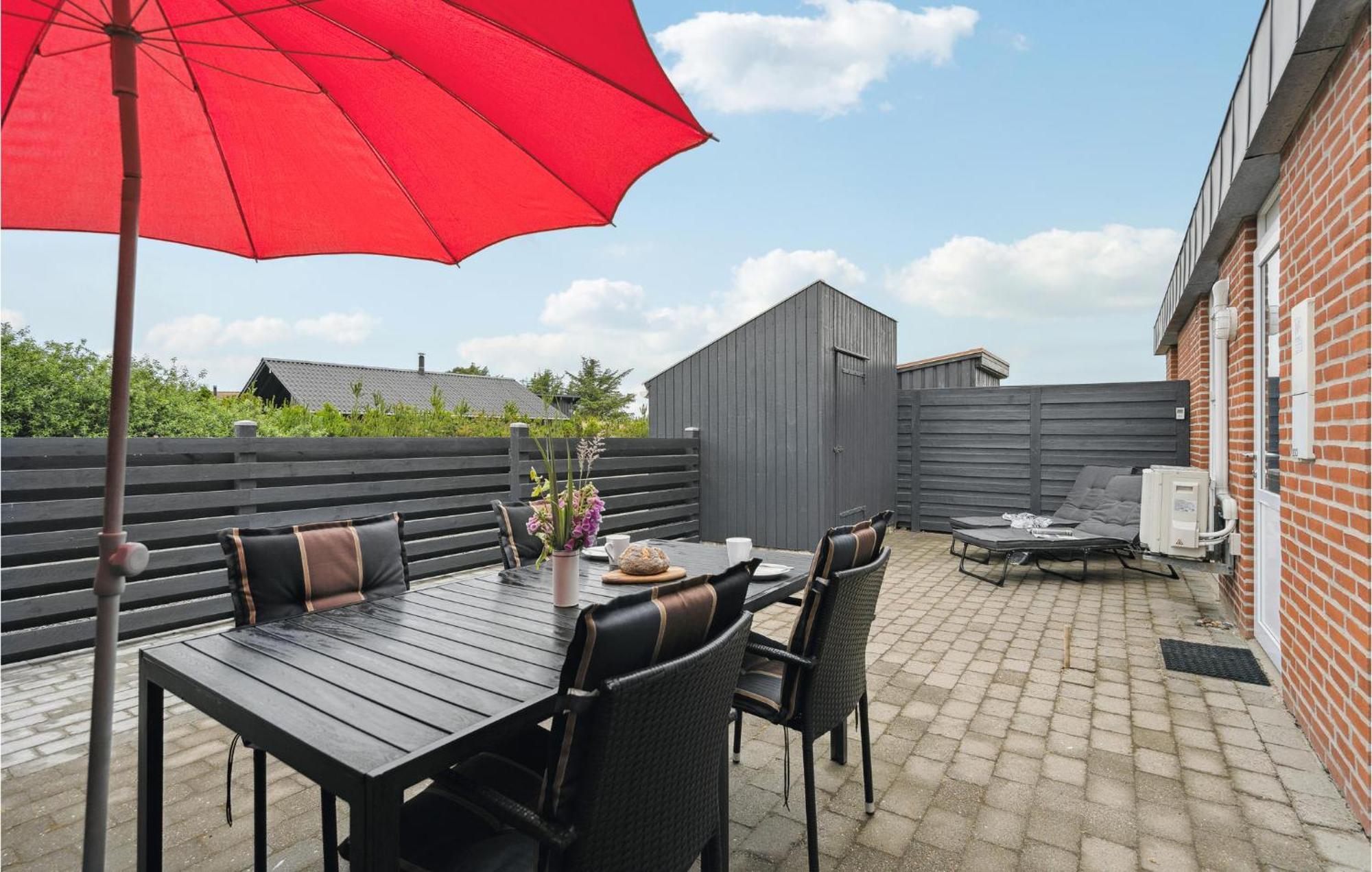 Amazing Home In Hvide Sande With Wifi Bjerregård エクステリア 写真